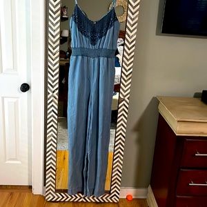 Bebe jumpsuit size M